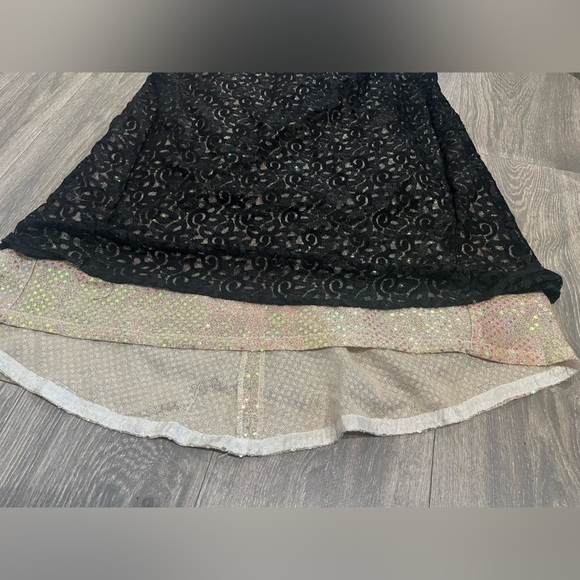 Vintage gunne sax by Jessica McClintock black patterned lace/gold sequin dress. - Picture 5 of 10